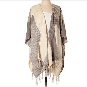 Knox Rose Sweater Poncho